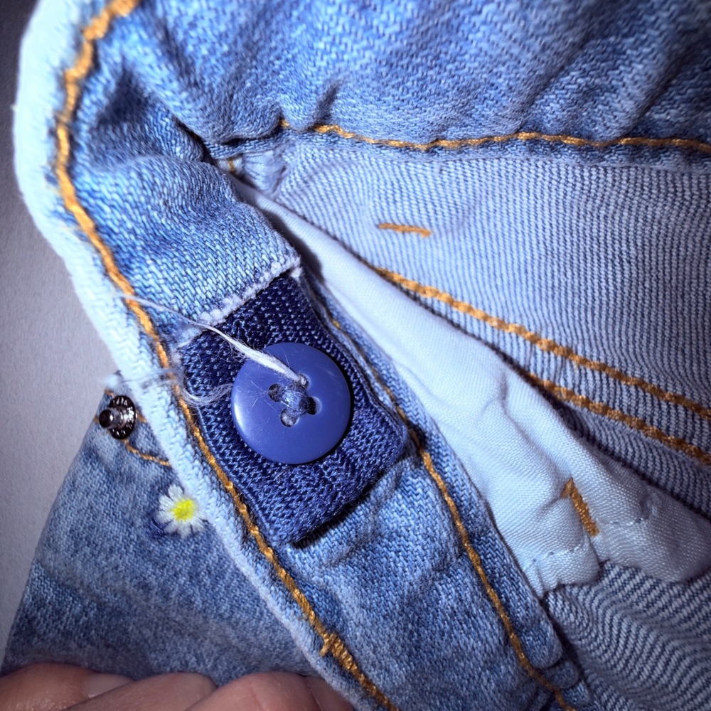 Cat & Jack Denim Shorts Kids 4T Blue New Floral Embroidered Adjustable Waist - Picture 4 of 6